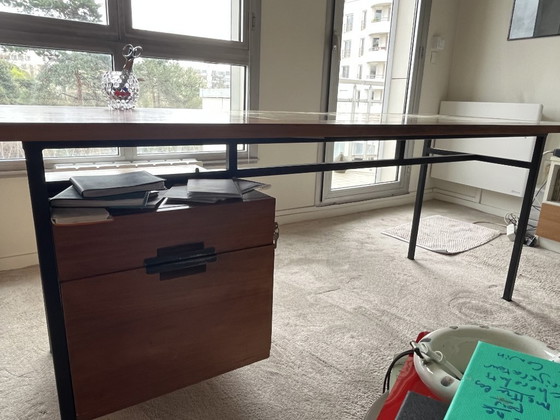 Image 1 of Large, elegant desk