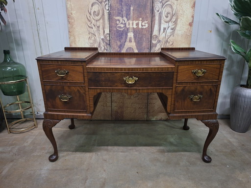 Antiek kaptafel, damesbureau,  schrijftafel wortelfineer lichte gebruikssporen afm.116x55cm en 79cm hoog.
