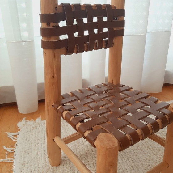 Image 1 of Silla pequeña de madera y cuero