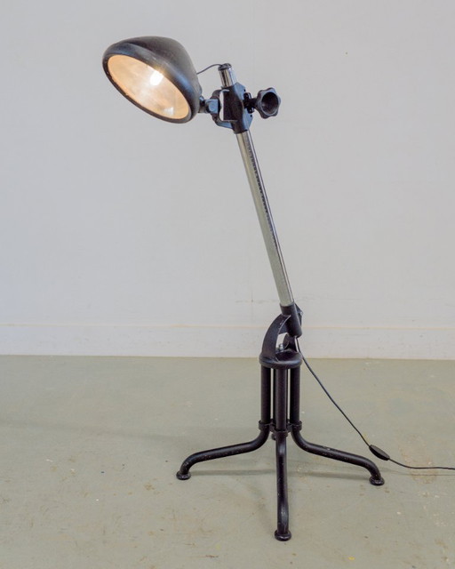 'the Atelier Spot' – Vintage Tripod Floor Lamp from Photo Studio