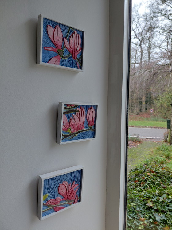 Image 1 of "Magnolia", cuadro en tres partes de Anneke Winterman