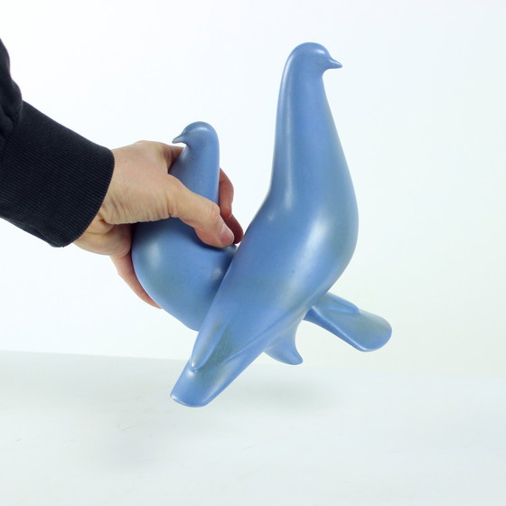 Image 1 of Scultura in ceramica di due colombe blu, Keramia, anni &#39;60