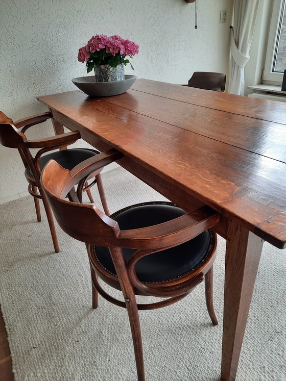 Image 1 of Mesa de roble con 4 sillas Thonet