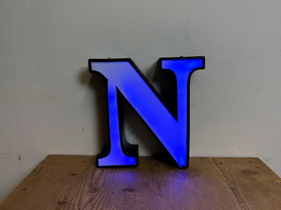 Image 1 of Lettera N illuminata d'epoca, anni '70