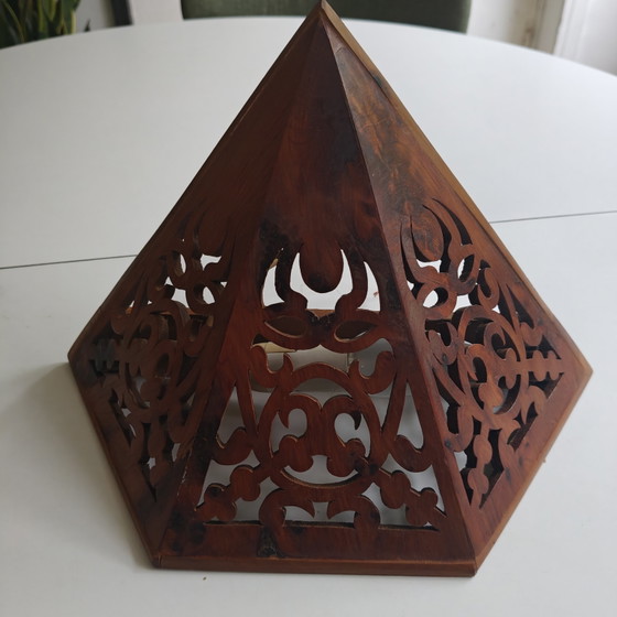 Image 1 of Authentieke vintage handgesneden houten wandlampen – set van 2