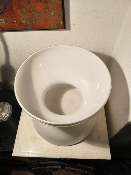 Image 1 of Vintage design modernist witte opaline glazen diabolo vaas Anne Nilsson voor Ikea 