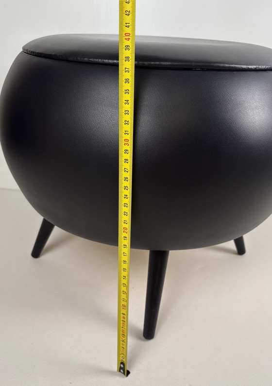 Image 1 of Vintage FM zwarte kruk met opbergruimte / naaipoef / bolpoef