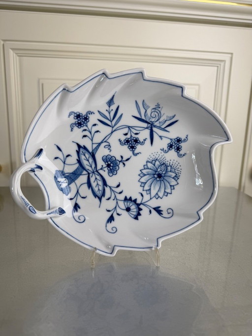 Original Meissen Onion Pattern – Leaf Bowl with Handle – Shape 265 – 22 × 18 cm – 1st Choice