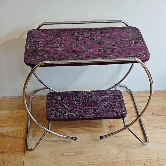 Image 1 of Vintage bijzettafel paars