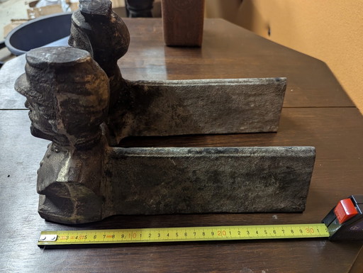 Cast iron set of statues - bookends or hearth pieces - vintage look