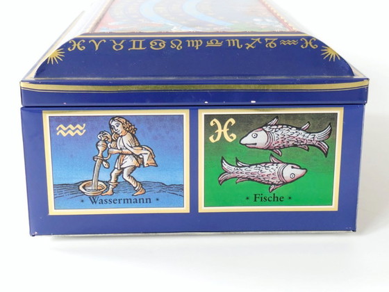 Image 1 of Vintage blikken doos met Duitse dierenriem | Hemels decor uit de jaren 60