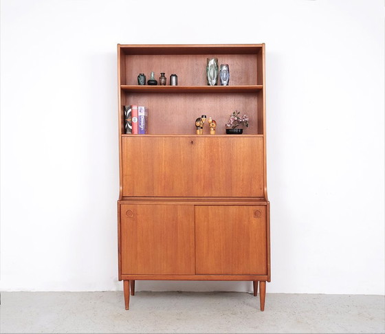 Image 1 of Libreria con zona bar, anni '60