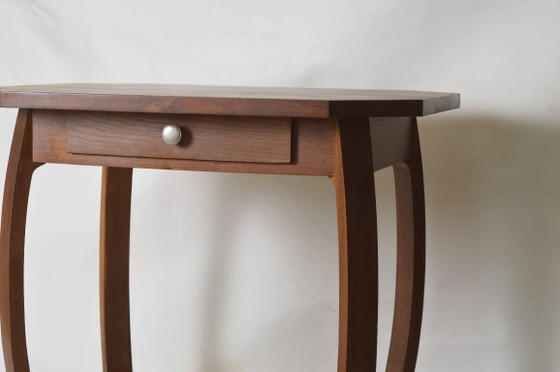 Image 1 of Art-Deco-Tisch aus massiver Eiche mit geschwungenen Beinen