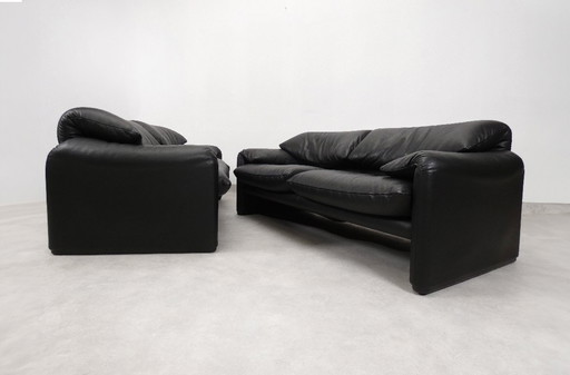 Set of 2 Cassina Maralunga 2,5 seater - black leather