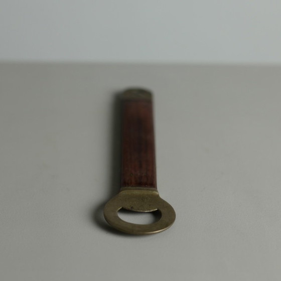 Grande apribottiglie Mid-Century in ottone e palissandro, Europa, anni '60 – Oggetti decorativi, Brass, Wood (photo 9 of 12)