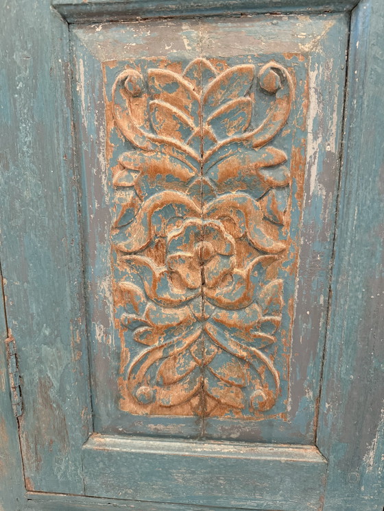 Image 1 of Vintage blauwe handgemaakte Indiase kast