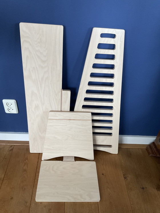 Image 1 of UPSTAA-Berken sta bureau 