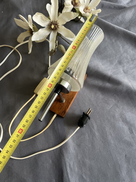 Image 1 of Lampada da parete in stile scandinavo con paralume in vetro semisabbiato