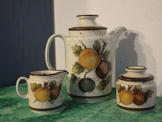 Image 1 of Kernstück bestehend aus Kaffekanne Sahnekännchen Zuckerdose Keramik WINTERLING KARINA Kirchenlamitz BAVARIA Vintage aus den 70er