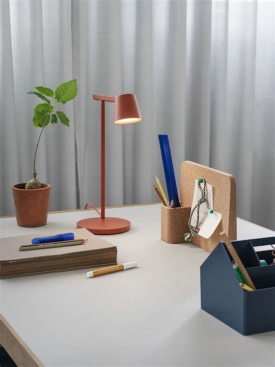 Muuto Tip Table Lamp – Aluminium (photo 5 of 5)