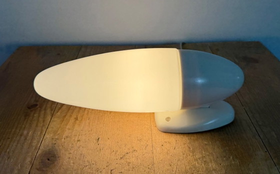 Image 1 of Industriële witte bakelieten wandlamp met melkglas, jaren 1950