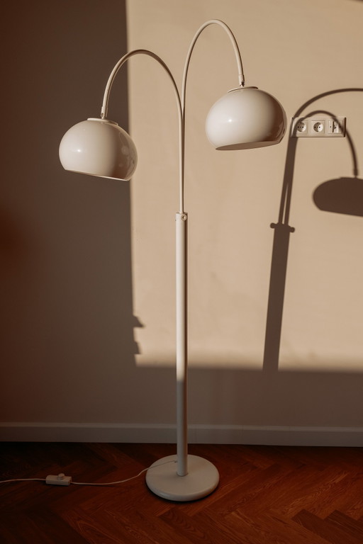 Lampada da terra bianca vintage con doppio arco