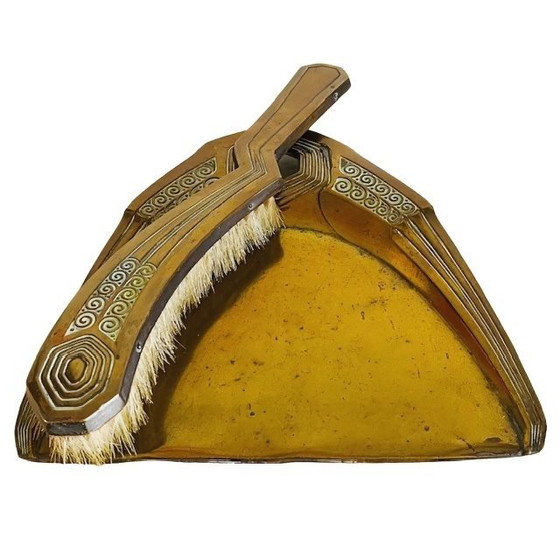 Image 1 of Pelle et balayette Art Déco anciennes, en laiton, années 1920