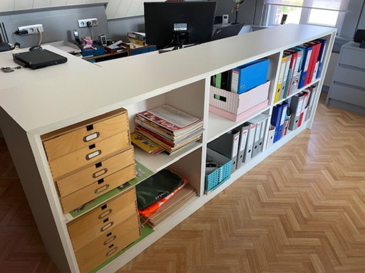 Desk furnishing