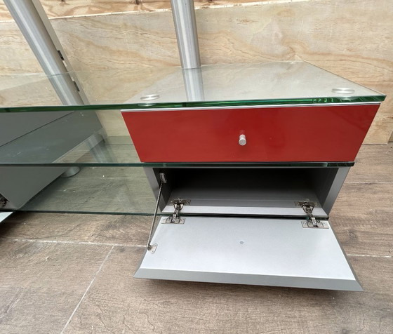 Image 1 of Muebles de TV cerrados espectrales, hermosos muebles de diseño.