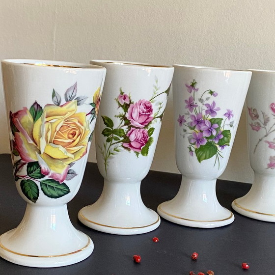 Image 1 of Tazas de café y té de Daniel Moreau con 6 mazagrans de porcelana de Limoges, flores y borde dorado