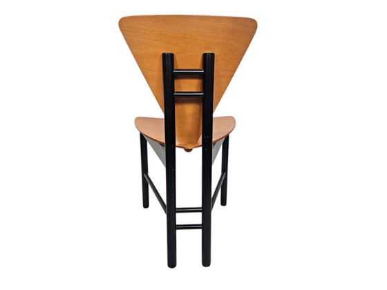 Italienisches Design - dreieckiges Design - gebogenes Sperrholz - Italien - 80er – Esszimmerstühle (photo 4 of 8)