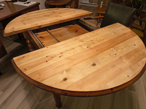 Image 1 of Extendable dining table round & oval