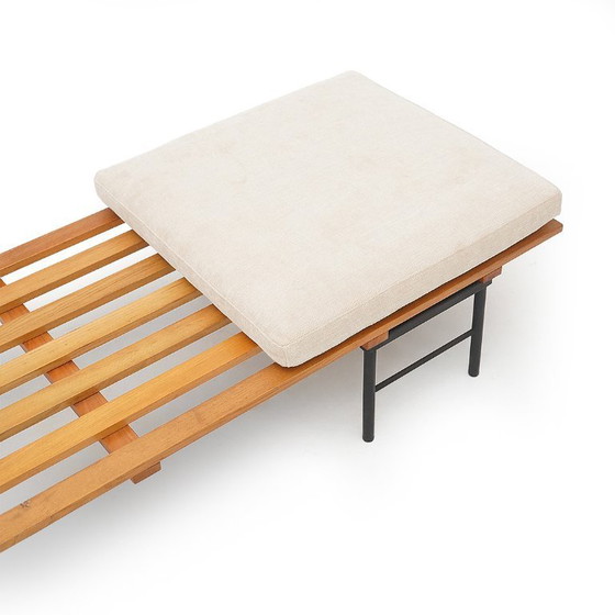 Image 1 of Panca con doghe in legno e cuscini, anni '60