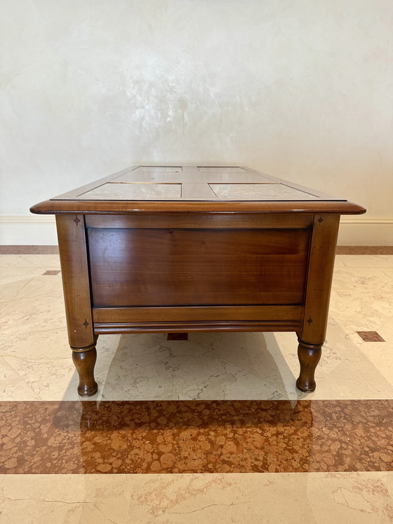 Image 1 of Mesa baja rectangular de madera maciza