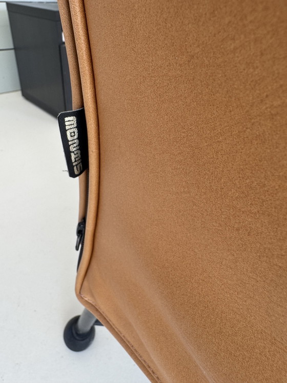 Precioso juego de dos sillones de cuero Montis. – Leather, Metal (photo 4 of 5)