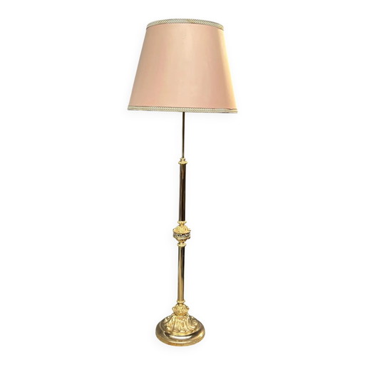Baroque-style floor lamp in solid gilded bronze decorated with crystal pendants. – vloerlampen