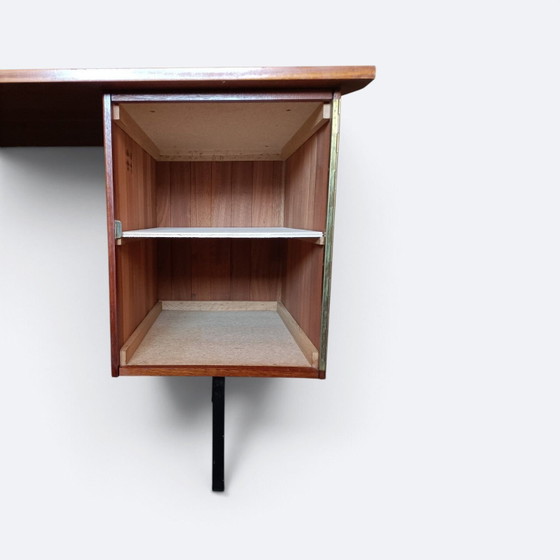 Vintage Desk – Wood (photo 3 of 12)