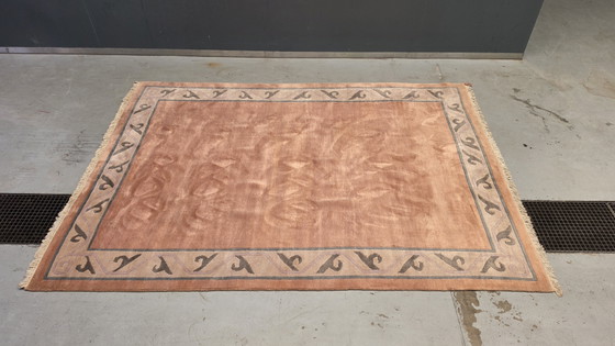Image 1 of Handgeknüpfter orientalischer Wollteppich im modernen Nepal-Stil, zartrosa, 256 x 352 cm