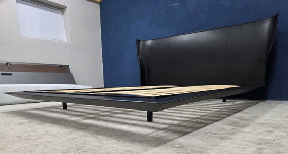 Image 1 of Cama B&B Italia Alys de diseño, 210x180 cm, piel premium.