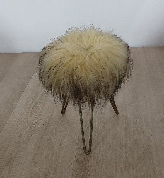 Felltex Fifties Hairy Stool – Metal, Wool (photo 5 of 7)