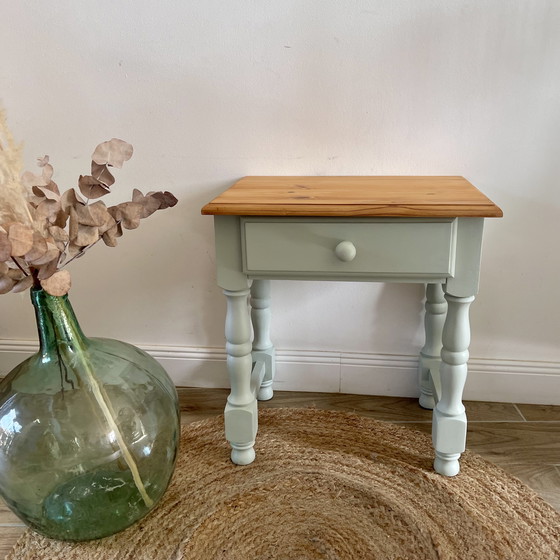 Image 1 of Mesilla de noche