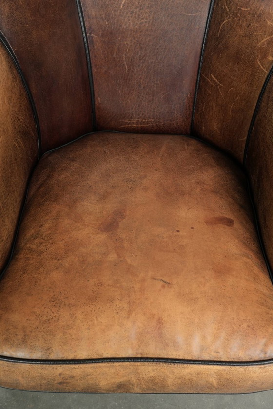 Image 1 of Ensemble robuste de 2 fauteuils club vintage en peau de mouton de style anglais