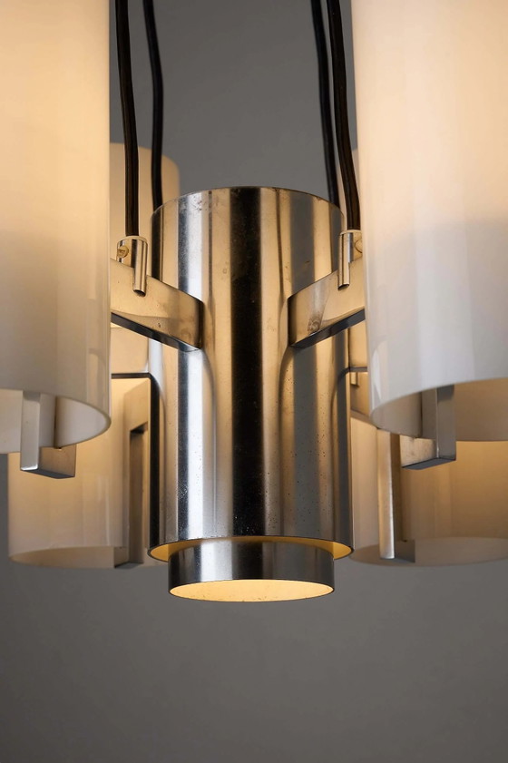 Lustre chromé à six bras avec diffuseurs cylindriques en verre opalin, Europe, années 1970, Plafonniers (photo 3 sur 10)