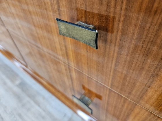 1960s Mid-Century Notenhouten Ladekasten Met Glazen Bovenblad – Wood (photo 10 of 26)