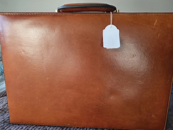 Elegant Vintage Leather Attaché Case – Decorative Objects (photo 3 of 9)