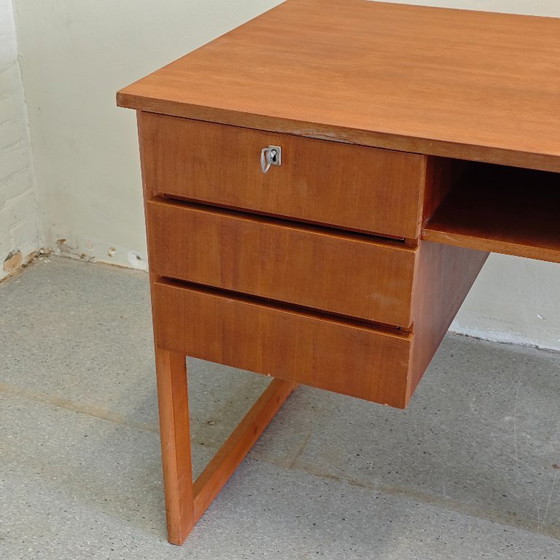 Image 1 of bureau vintage en bois