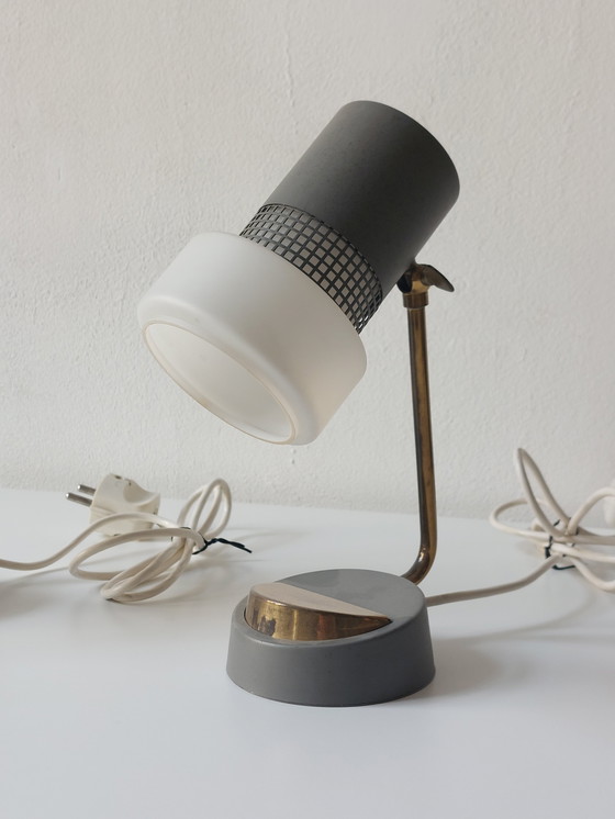 Image 1 of Vintage Mid Century Tafellampen Bedlampjes Opaalglas Messing