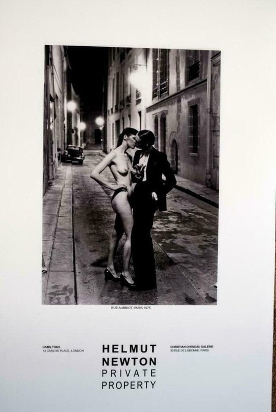 Image 1 of Helmut Newton "Rue Aubriot II" | manifesto in bianco e nero
