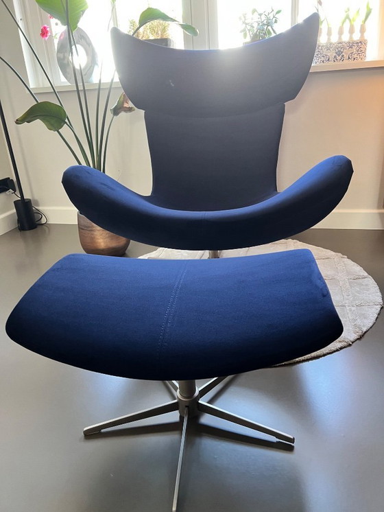 Image 1 of Boconcept Imola Sessel und Fußhocker | Blauer Samt