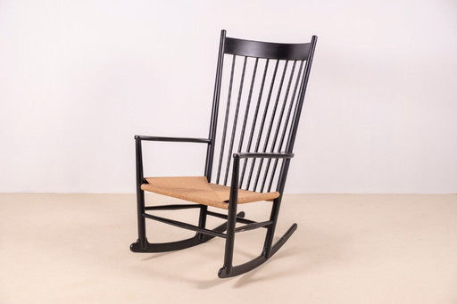 Hans J. Wegner J16 Schwarzer Schaukelstuhl, 1969 FDB